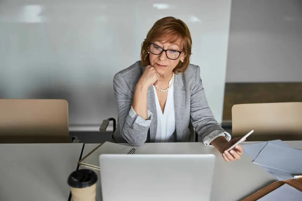 Unlocking Business Efficiency: How to Choose the Right Software Solution for Your Company